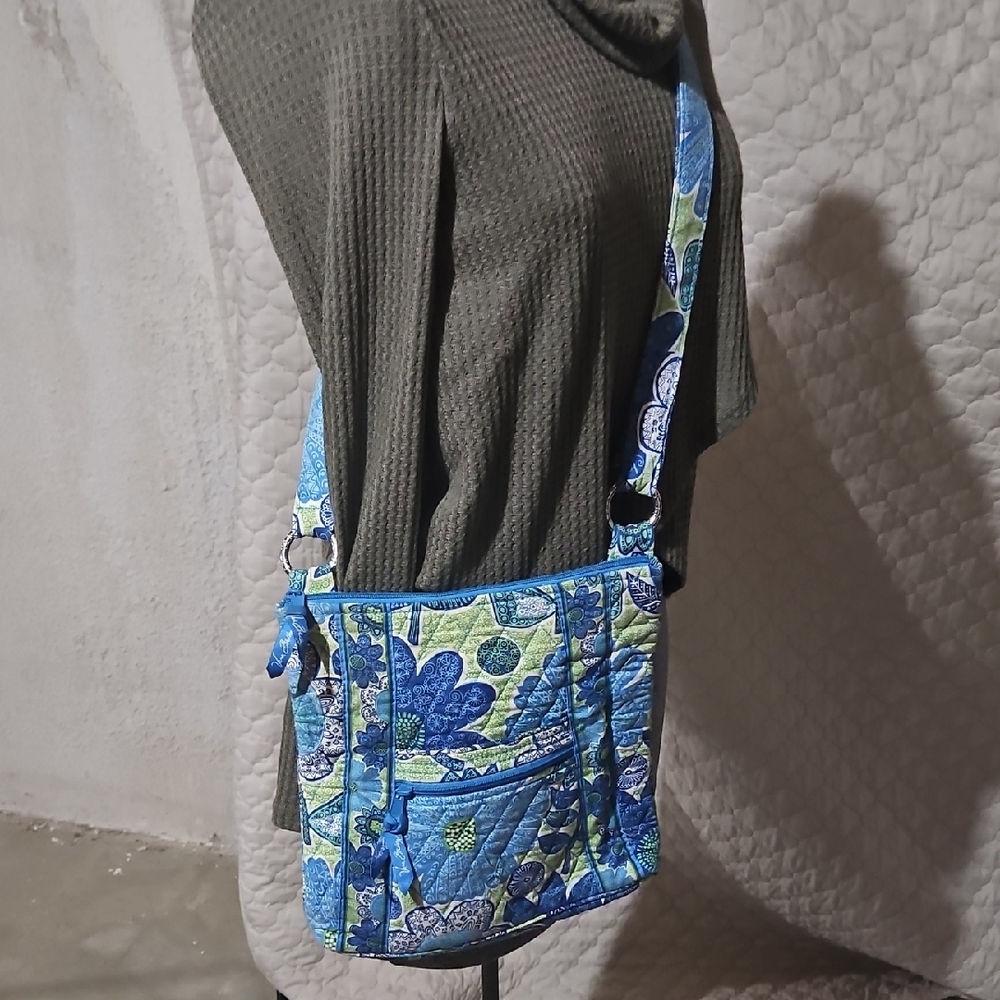 Vera Bradley DOODLE DAISY crossbody Bag - Picture 1 of 8